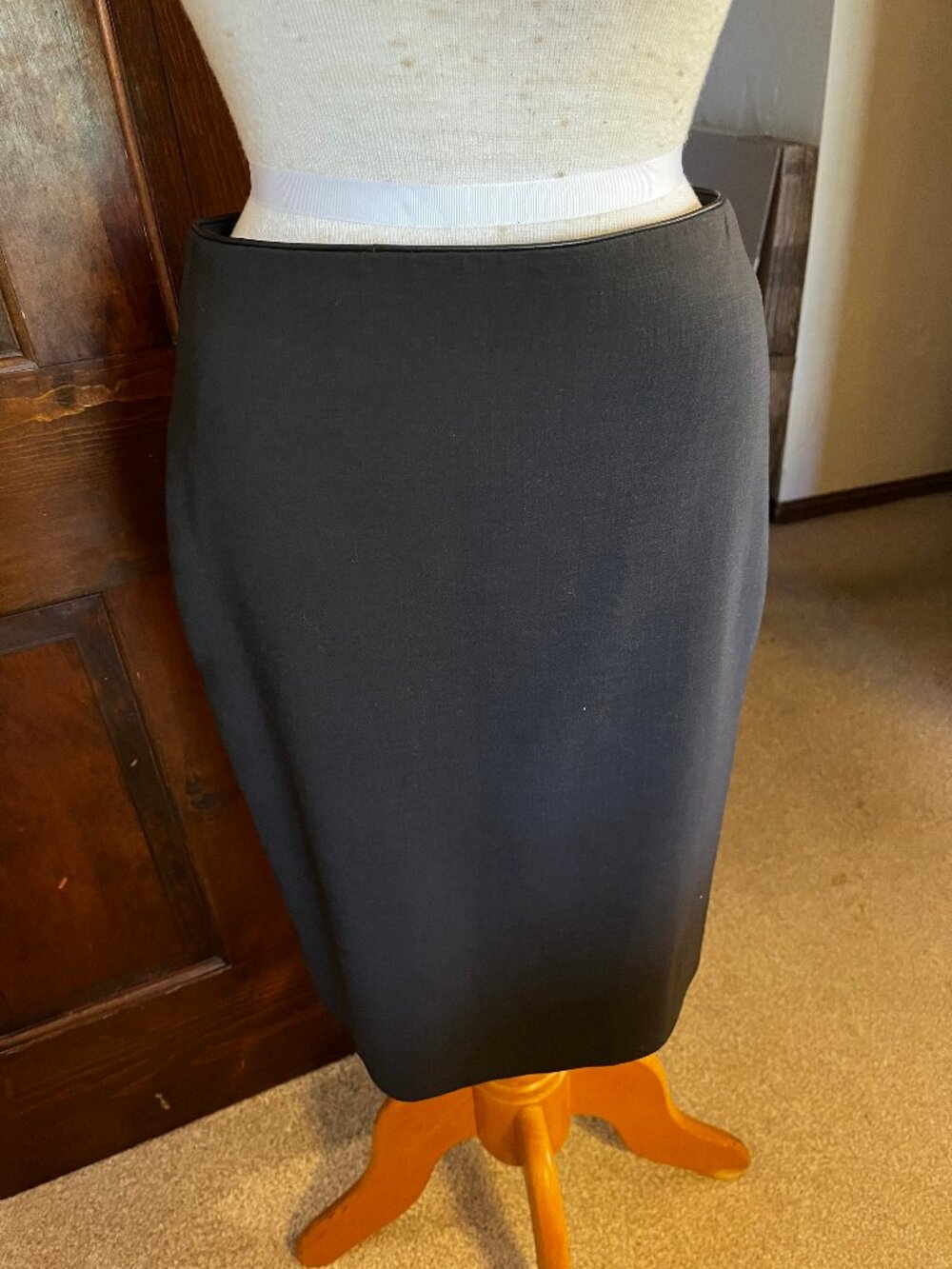 AKRIS Bergdorf Goodman Wool Black Pencil Skirt, Size 4